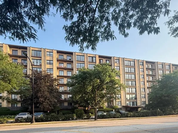 4601 W Touhy Ave APT 506, Lincolnwood, IL 60712