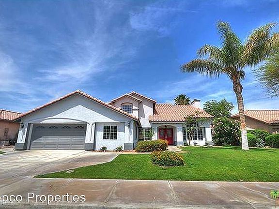 3rd image of 78672 Siena Ct