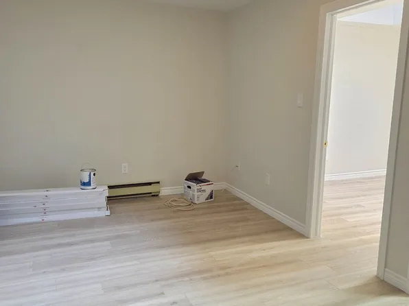 180 King St E #3, Gananoque, ON K7G 1G2