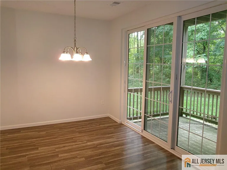 4261 Bayberry Ct — Photo 5