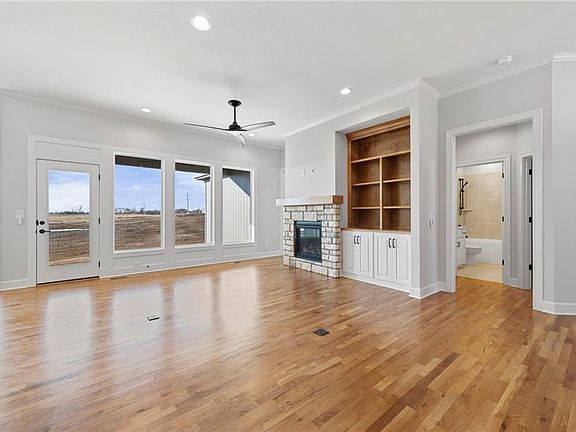 4th image of 14659 Merion Ln