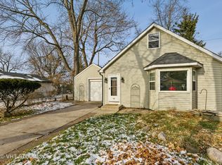 34 Covington Rd, Fox Lake, IL 60020