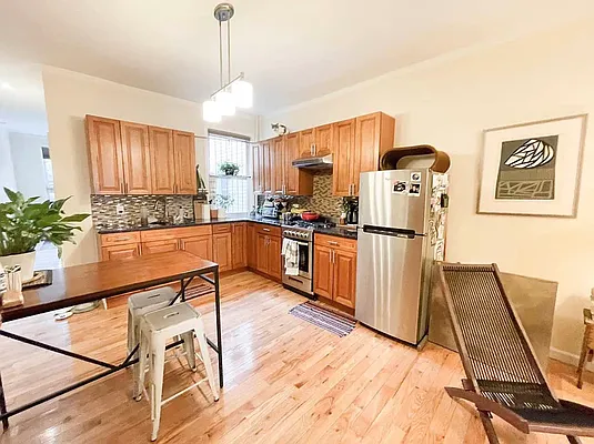 Rented by Ulas Real Estates Inc | media 10