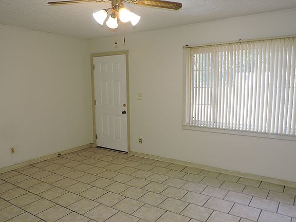 2nd image of 1825 Bainbridge Ave #A