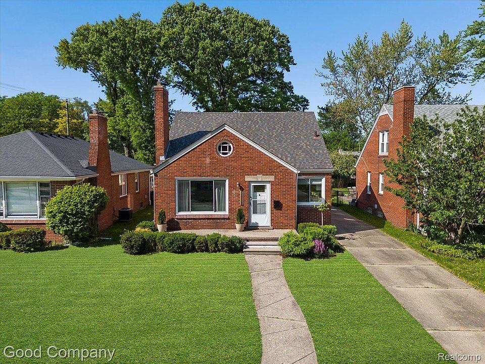 1st image of 21111 Fleetwood Dr