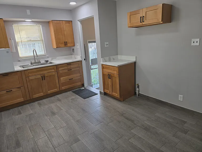 860 Wilcox St — Photo 1