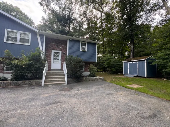 49 Neck Hill Rd #A, Mendon, MA 01756