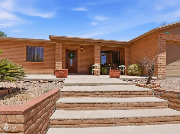 1060 Pony Ln, Rio Rico, AZ 85648