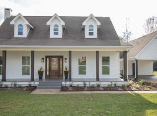 18007 Robinwood Dr, Saucier, MS 39574