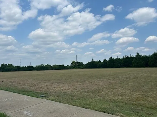 123 Parks Dr, Desoto, TX 75115