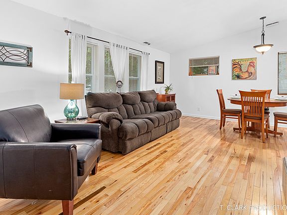 4th image of 125 Picnic St