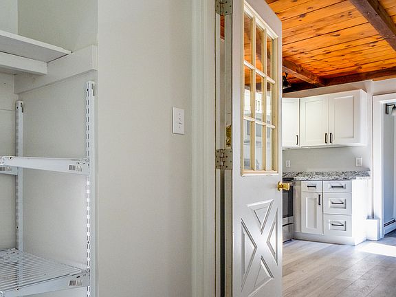 5th image of 208 Broad St APT 2