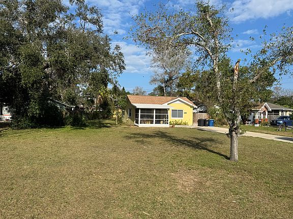 3rd image of 120 N Keystone Dr