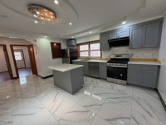 2nd image of 1318 Mace Ave #1