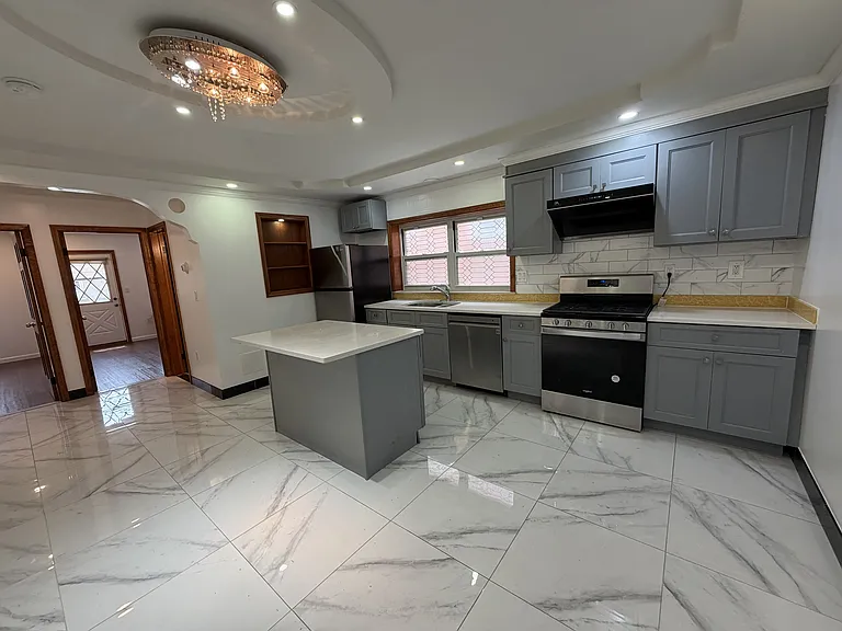 1318 Mace Ave #1 — Photo 2