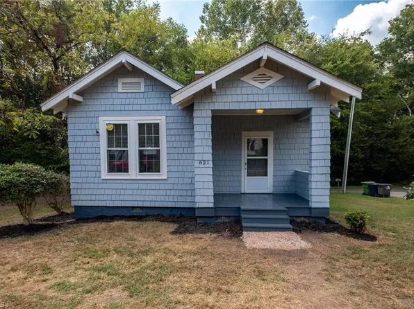 621 Park Cir, Lexington, NC 27295