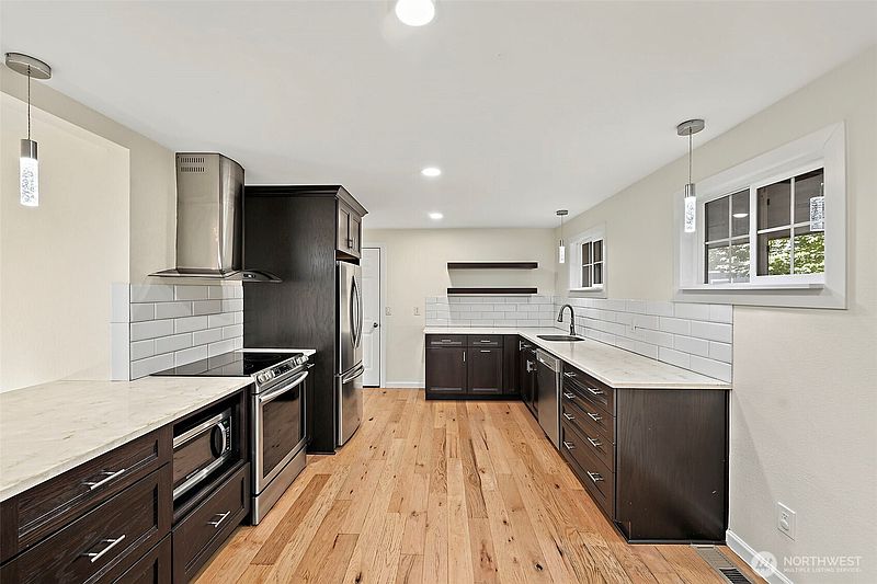 5th image of 24302 103rd Avenue E