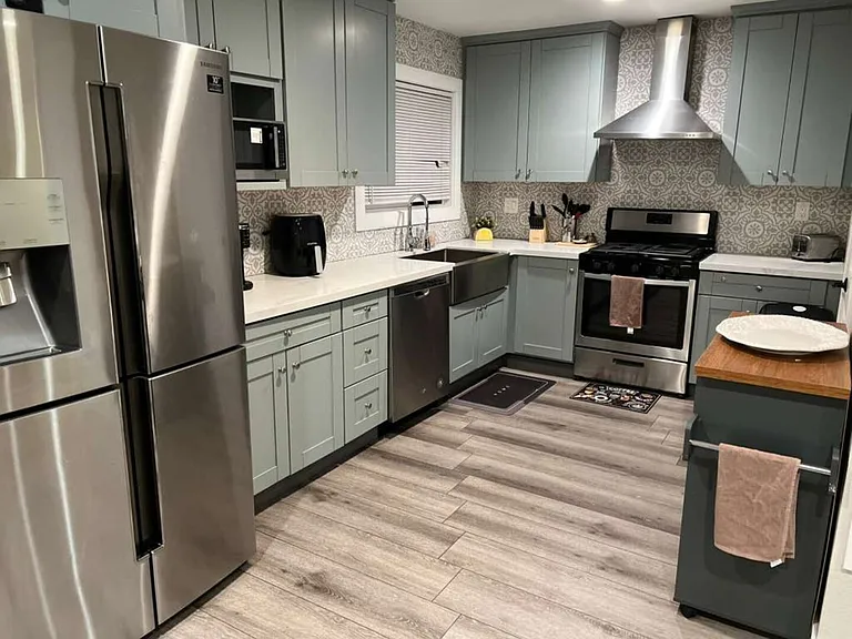 Rexview Dr — Photo 4