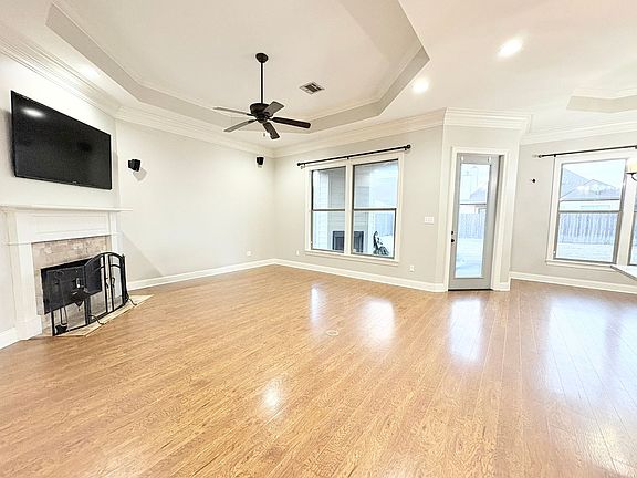 3rd image of 103 Gunter Grass Ct