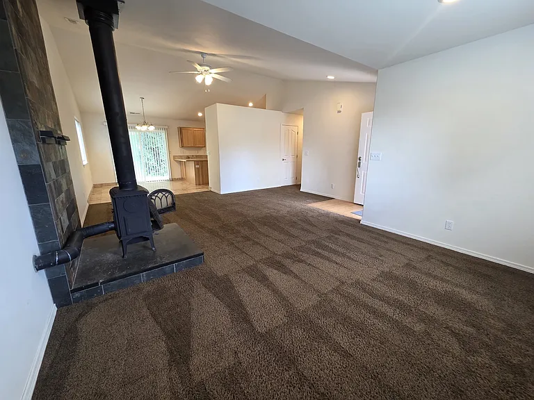 1309 Honeysuckle Ave — Photo 3