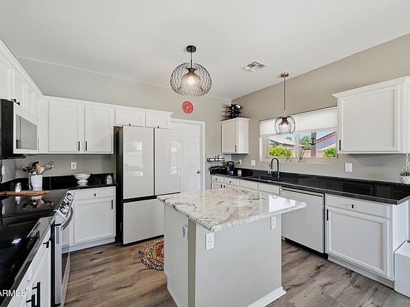 3rd image of 7988 W SANNA Street