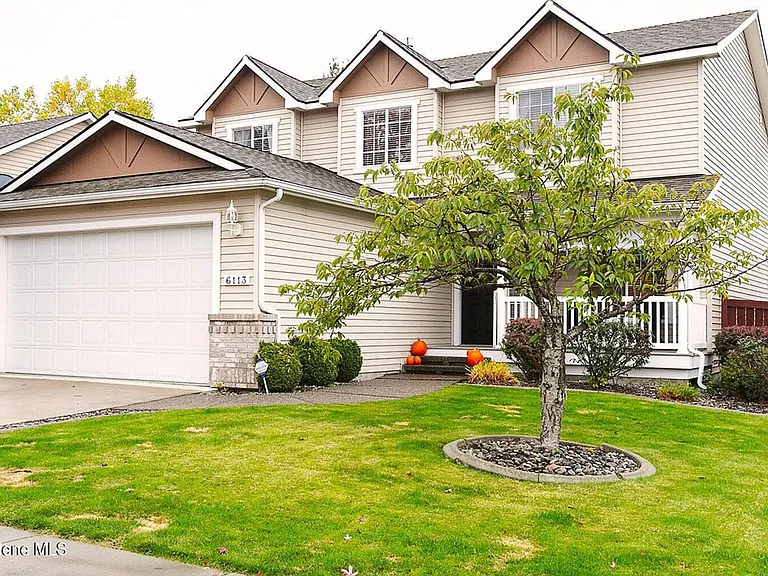 6113 N La Rochelle Dr — Photo 2