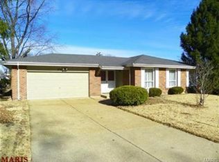 3785 Santiago Dr, Florissant, MO 63033