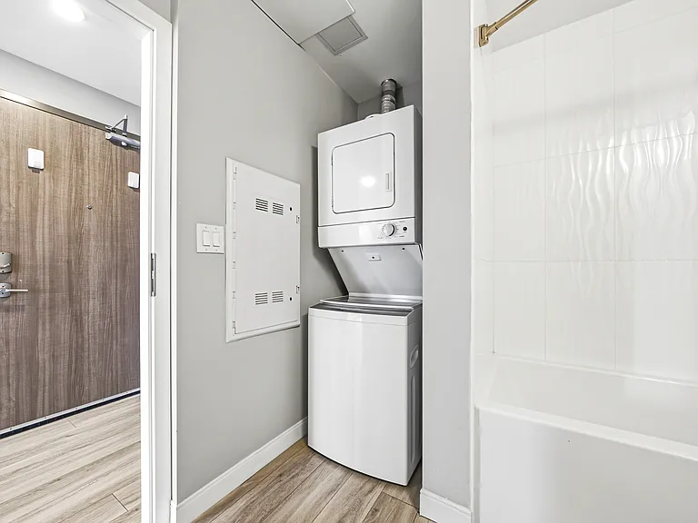 20 George St #2401 — Photo 38
