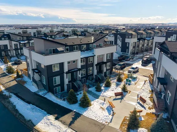 474 W Seton Cir SE #403, Calgary, AB T3M 3P6