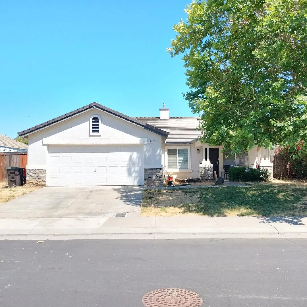 5026 Jetty Dr photo 1