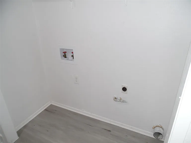 7400 Dixie Dr #B — Photo 11