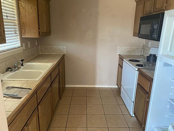 4th image of 2517 Chuparosa Ct APT 4B