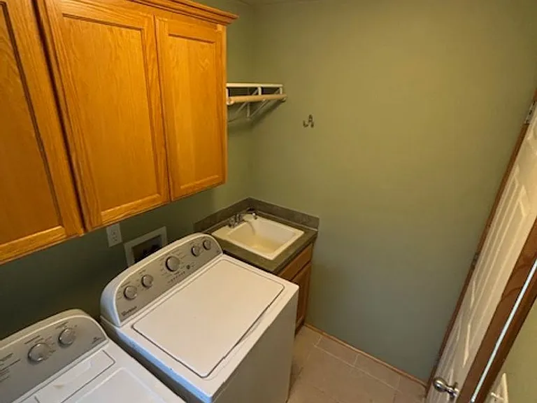 917 S River St — Photo 18