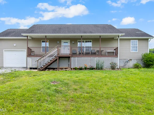 1121 Martin Ln, La Follette, TN 37766
