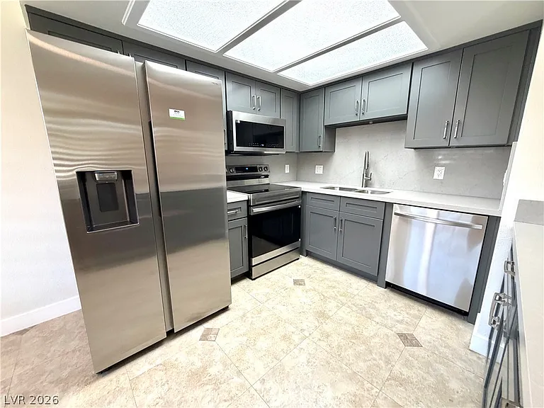 920 Rockview Dr #101 — Photo 6