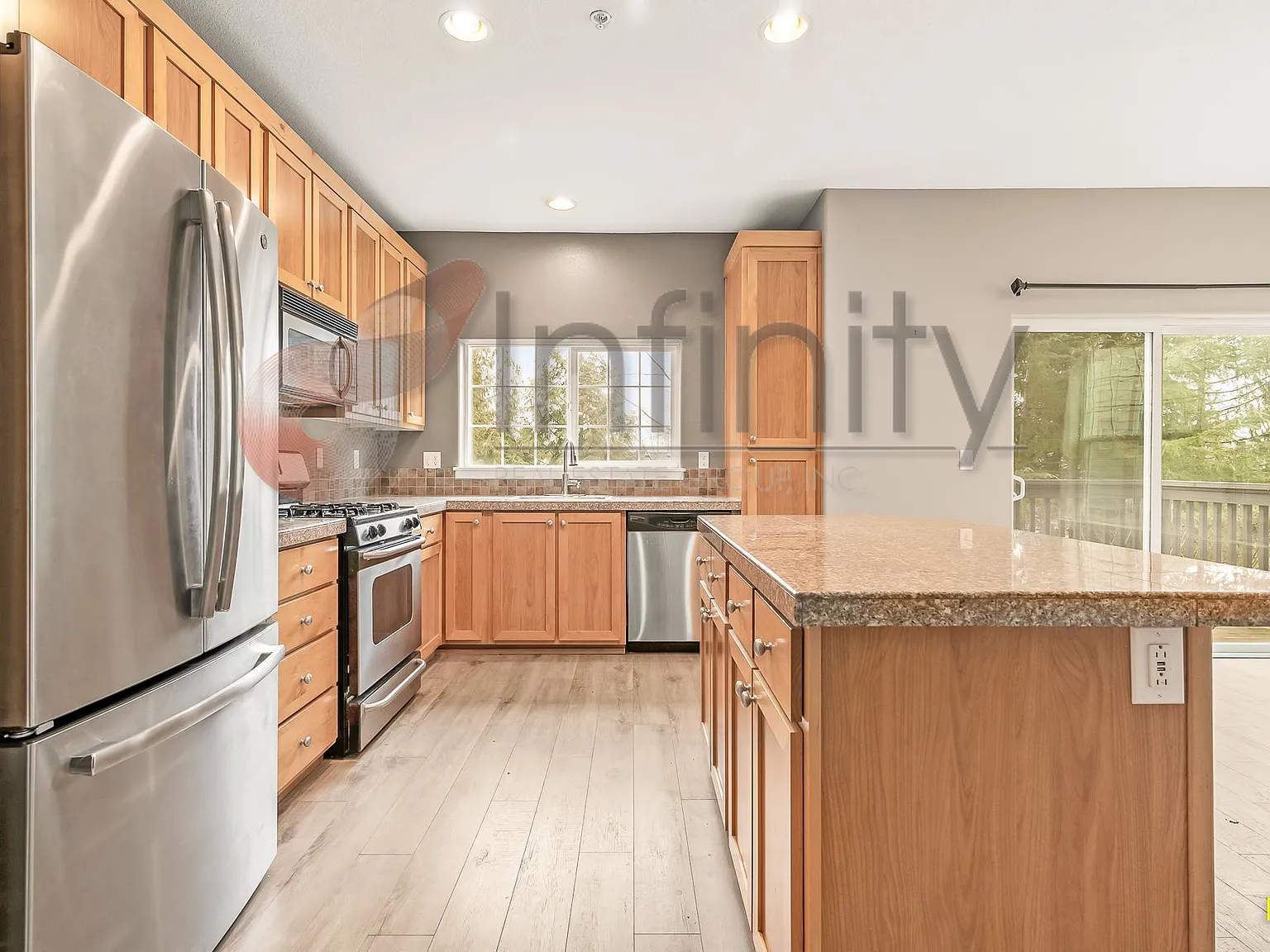 3 bed, 1416 sqft, $2,495 — Photo 4