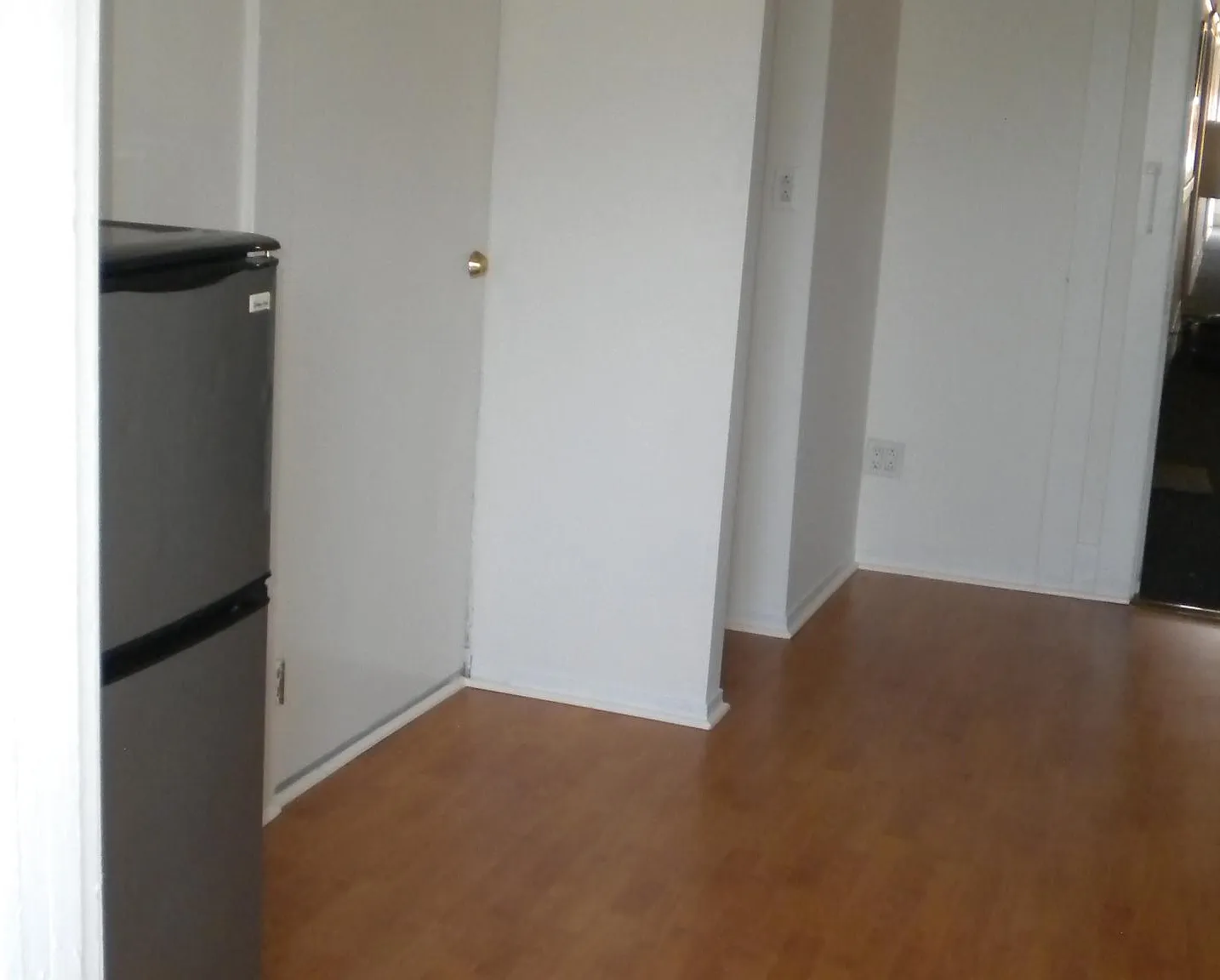 Studio, 200 sqft, $750 — Photo 3