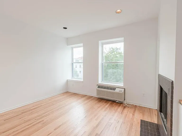 2300 18th St NW #305 — Photo 4