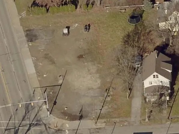 131 S State St, Girard, OH 44420