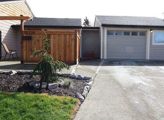 Entry / garage