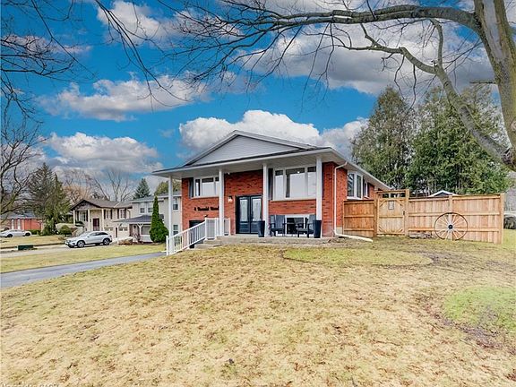 3rd image of 4 Ronald Rd