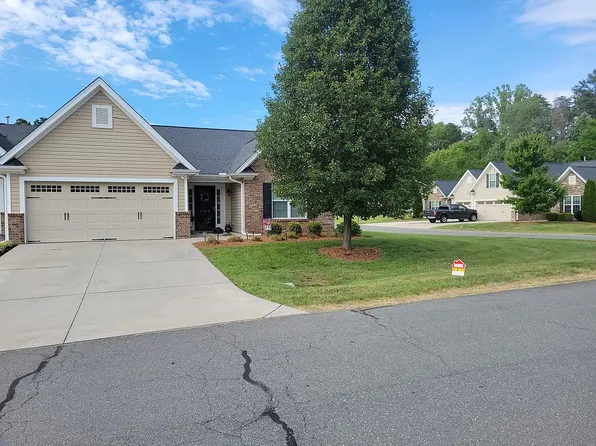 6210 Queens Gate Ct, Clemmons, NC 27012