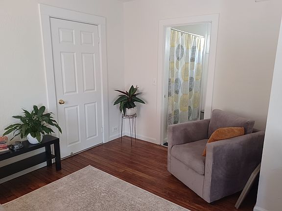 5th image of 3817 Miller Way #1/2
