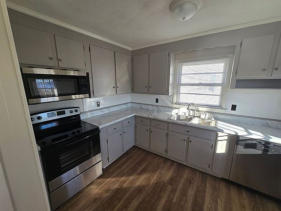 4th image of 305 Yorktown Dr