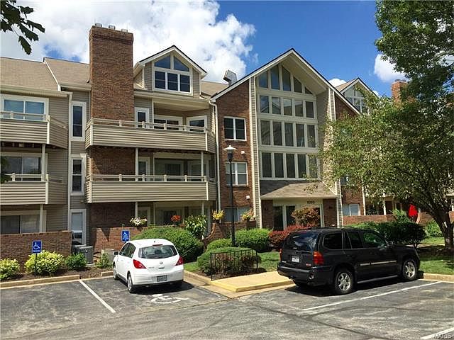 1st image of 1010 Thoreau Ct APT 305