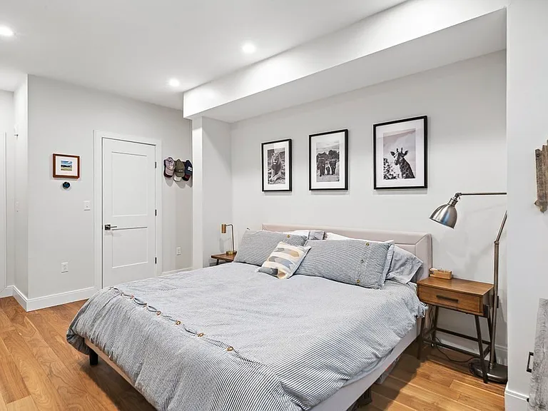 303 Sumner St #3R — Photo 15
