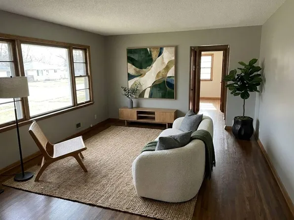5107 Winchester Ln, Brooklyn Center, MN 55429