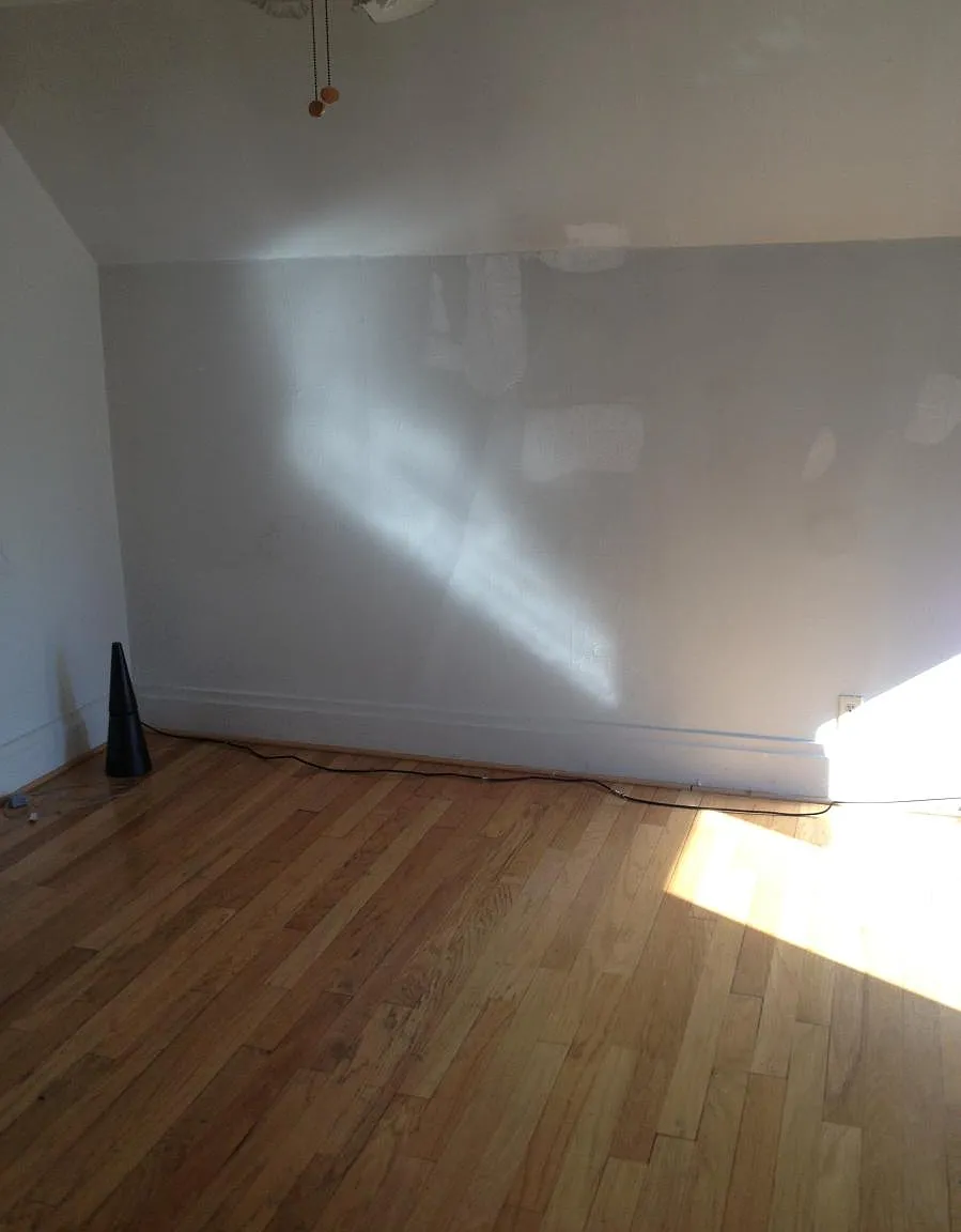2 bed, 700 sqft, $1,300 — Photo 2