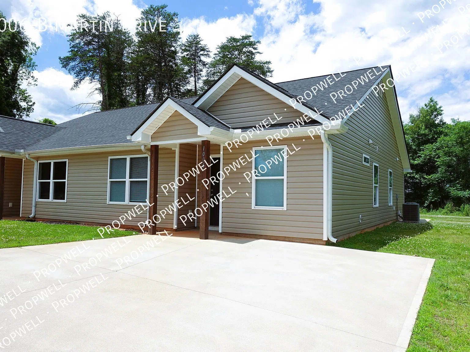 1006 Martin Drive — Photo 3