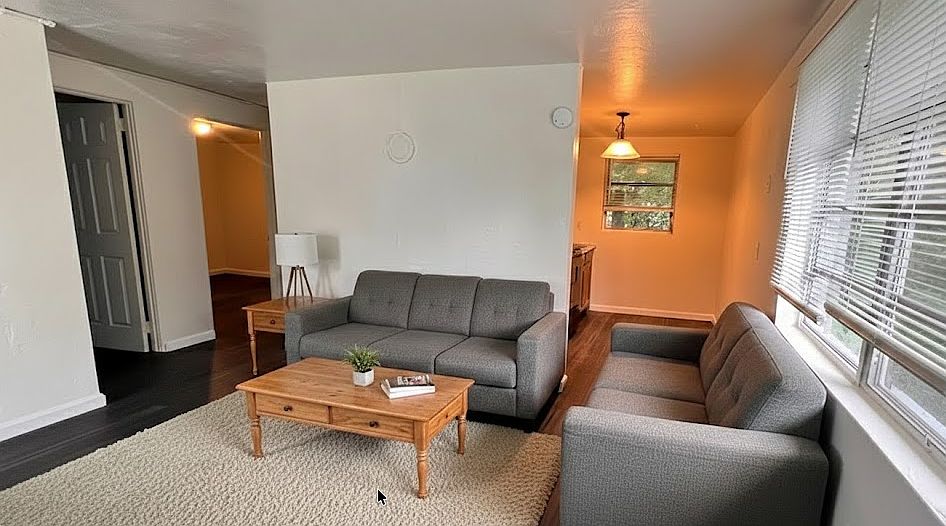 2nd image of 2217 W 39th St